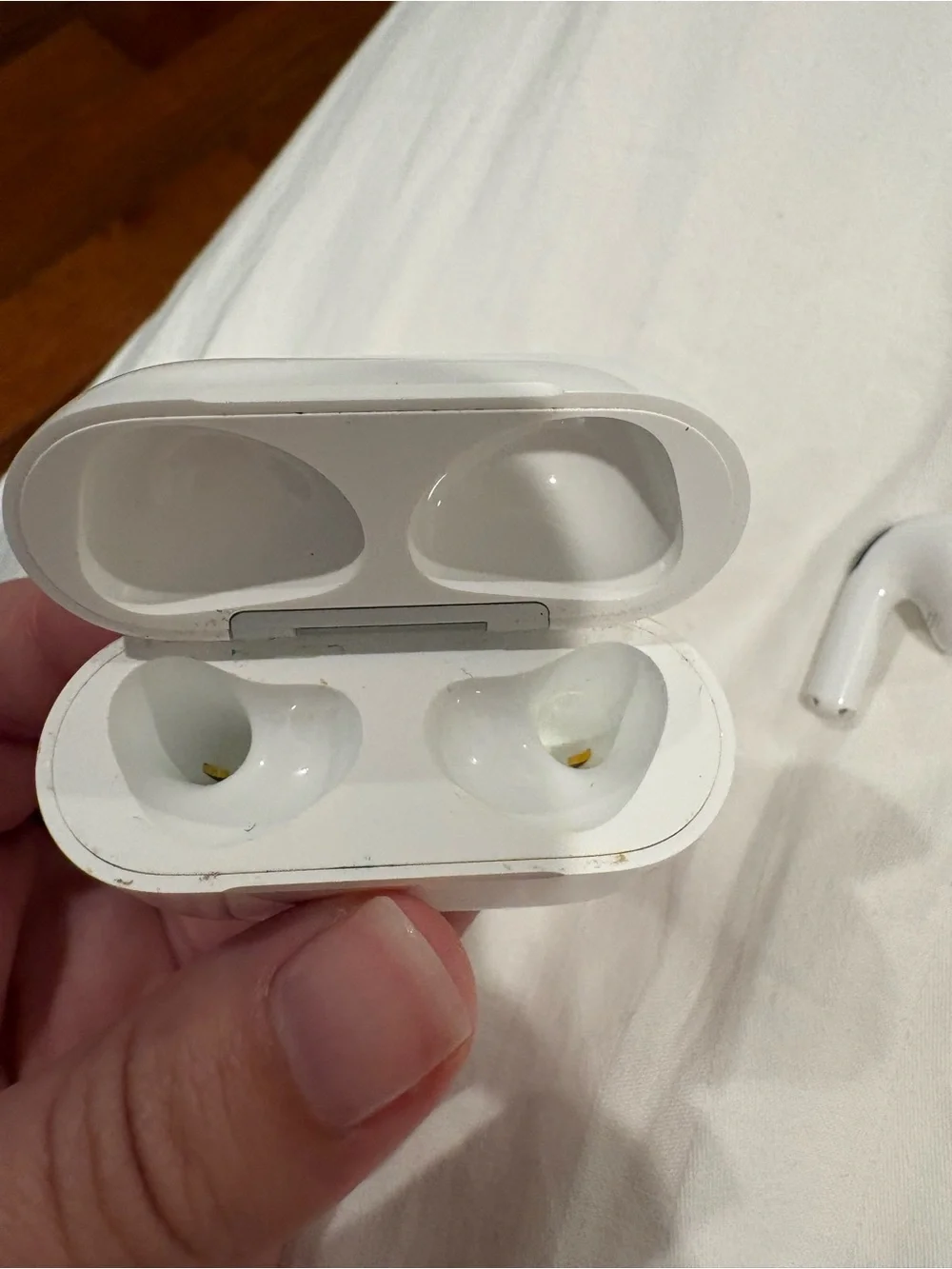 Apple genuine wireless